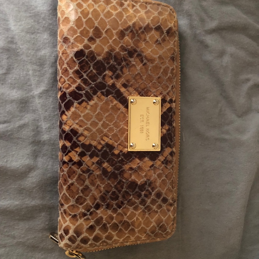 Michael kors wallet